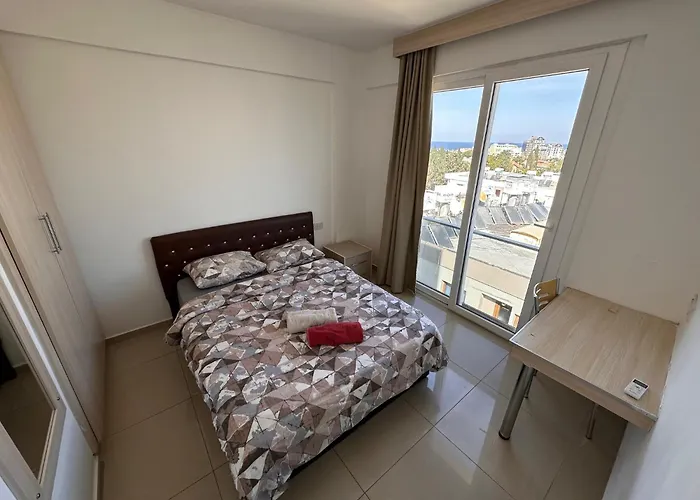 Kyrenia Center, 2 Bedroom, 1 Living Room, Residential Appartamento