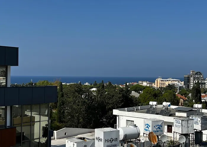 Kyrenia Center, 2 Bedroom, 1 Living Room, Residential Appartamento Kyrenia (Northern Cyprus)