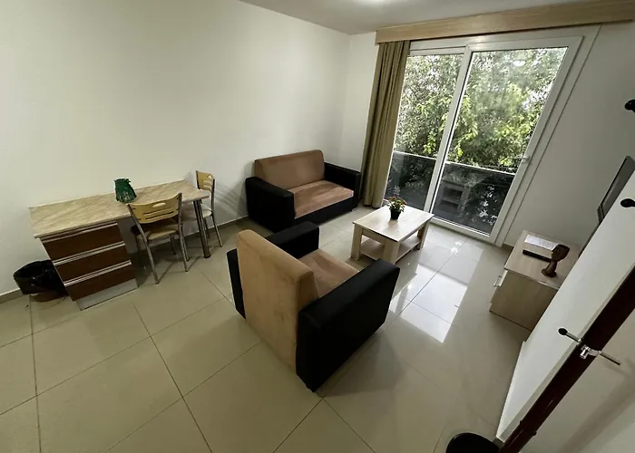 Kyrenia Center, 2 Bedroom, 1 Living Room, Residential Appartamento Kyrenia (Northern Cyprus)