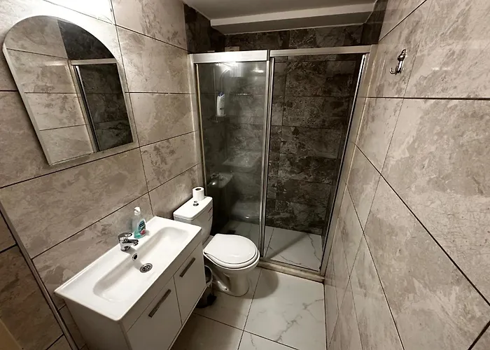 Kyrenia Center, 2 Bedroom, 1 Living Room, Residential Appartamento Kyrenia (Northern Cyprus)