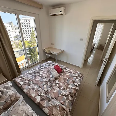 Kyrenia Center, 2 Bedroom, 1 Living Room, Residential Apartamento *